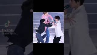 Download Mp3 Jimin's jealousy (Vmin)πHis stareππ Gudang lagu Download Mp3 Jimin's jealousy (Vmin)πHis stareππ