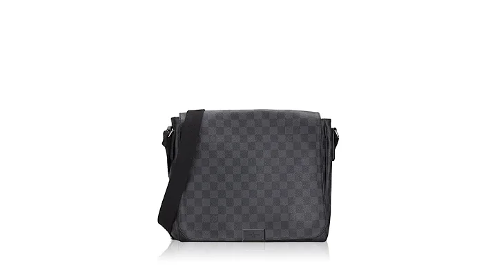 Louis Vuitton Men Damier Graphite District MM