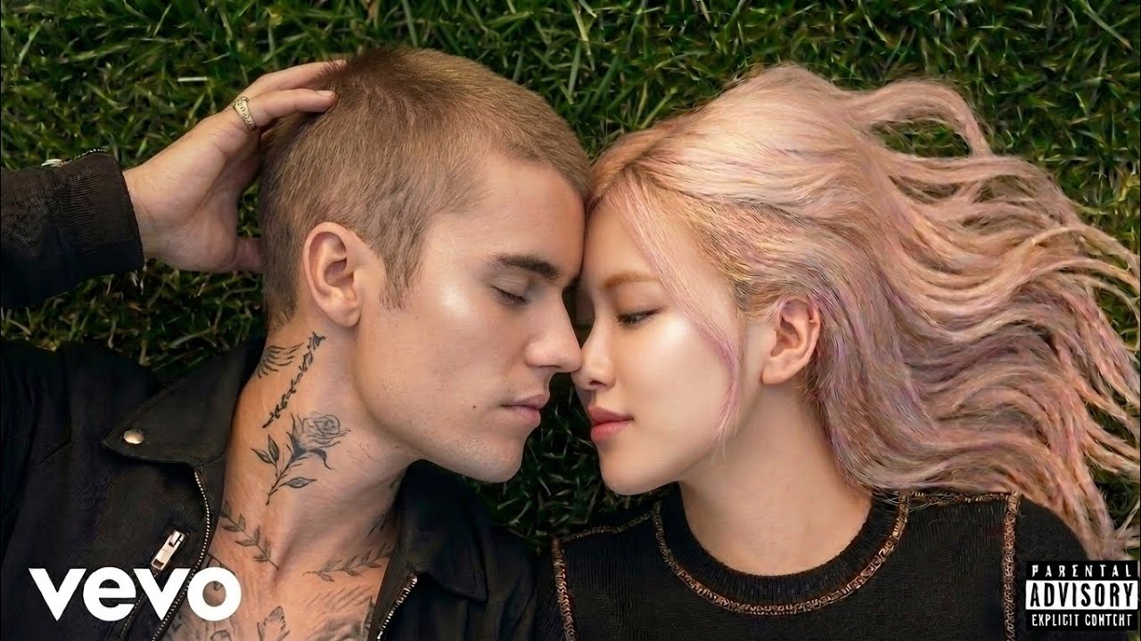 Justin Bieber & ROSÉ – With You (Official Video) auf YouTube ansehen Justin Bieber & ROSÉ – With You (Official Video) auf YouTube ansehen
