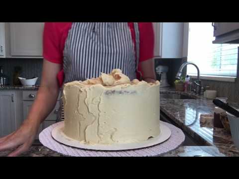 How To Decorate a Cake: Root Beer Float Cake