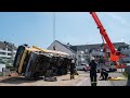 26.06.2021 - LKW kippt an Baugrube - Bergung mit Feuerwehrkran Krupp KMK 3045