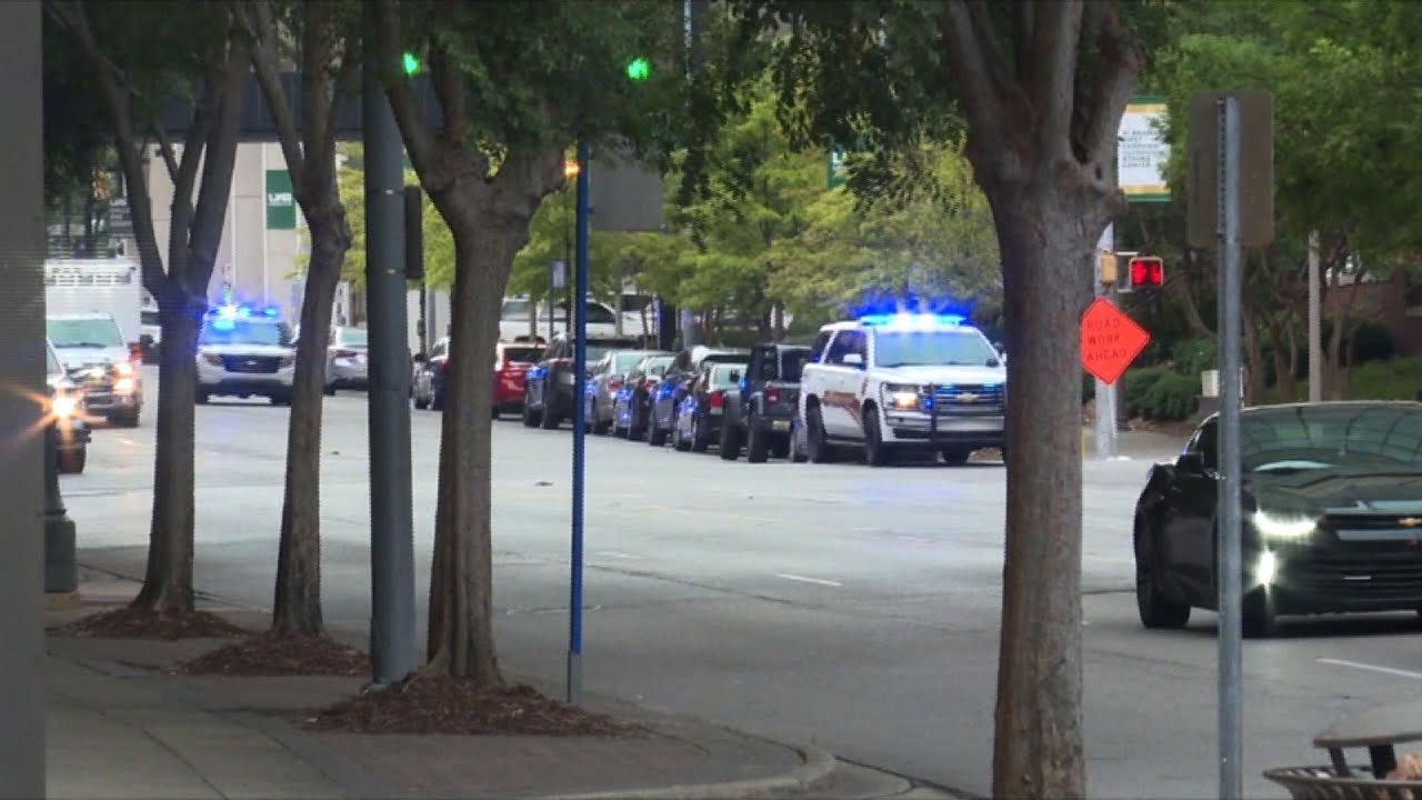 Official: manhunt in Alabama after 2 deputies shot - YouTube