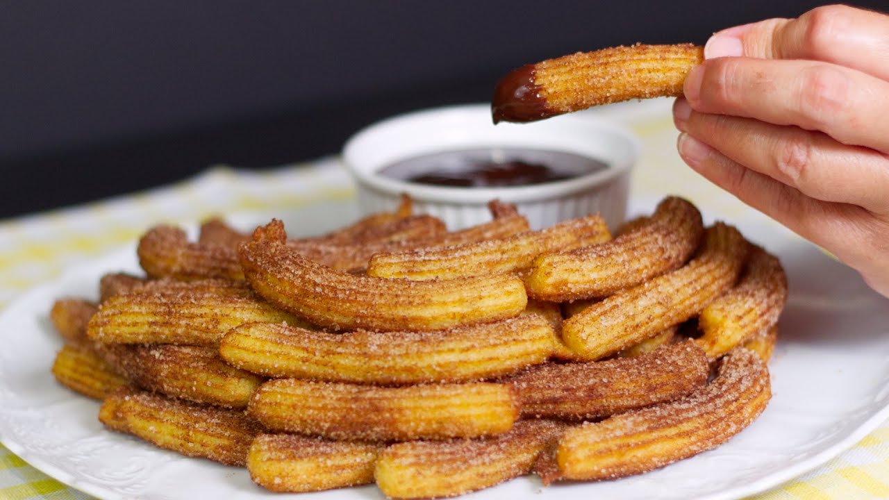 Hrskavo savršenstvo s umakom od čokolade. Španjolski uštipci ili churros koji će vas oduševiti