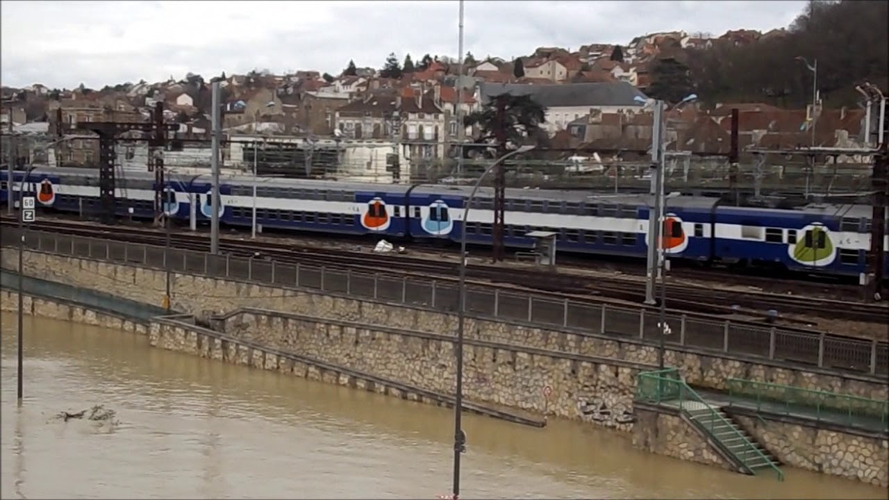 Villeneuve Spot à la gare du RER D + Crue importante de la Seine YouTube Villeneuve Spot à la gare du RER D + Crue importante de la Seine YouTube