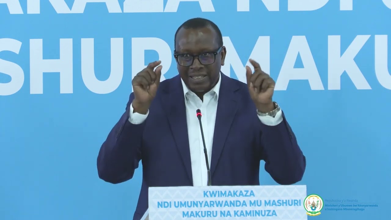 NDI UMUNYARWANDA MURI PHILOSOPHICUM KABGAYI: Min. Dr Bizimana yasubije ibibazo by'Abaseminari