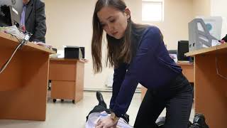 ПЕРВАЯ ПОМОЩЬ НА РАБОТЕ ПРИ ВНЕЗАПНОЙ ОСТАНОВКЕ СЕРДЦА ПЕРВАЯ ПОМОЩЬ НА РАБОТЕ ПРИ ВНЕЗАПНОЙ ОСТАНОВКЕ СЕРДЦА