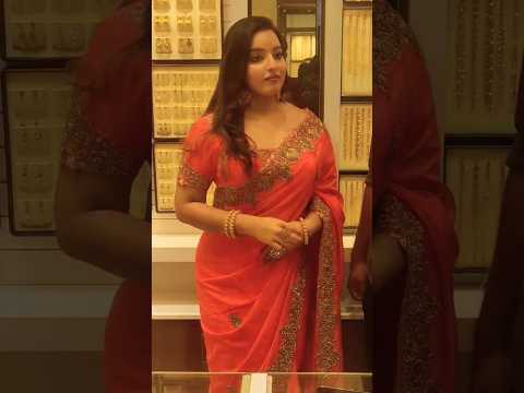 ഗ്ലാമറിൻ്റെ കാര്യത്തിൽ Honey Rose നെയും Anna Rajan നെയും പിന്നിലാക്കാൻ Malavika Menon 😊#shorts