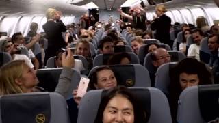 Video voorbeeld van "voXXclub Flashmob an Bord von Condor | Condor"