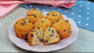 When baking cakes, it often happens that the chocolate chips sink to
bottom. here is a trick prevent them from sinking, you only need
little flour a...