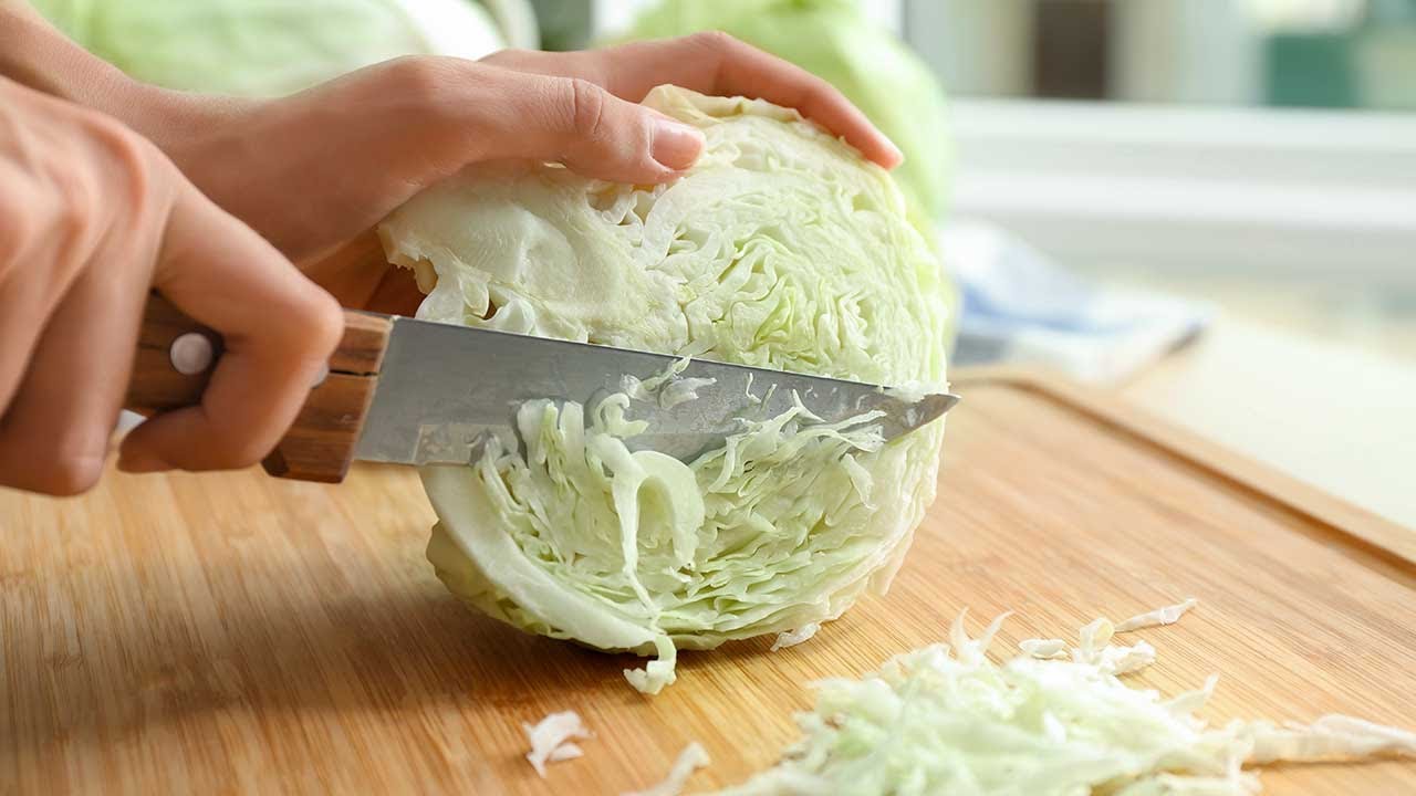 How to Cut Cabbage (Shred, Slice, or Chop) - Fifteen Spatulas