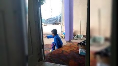Niño nunca había visto llover y reacciona así