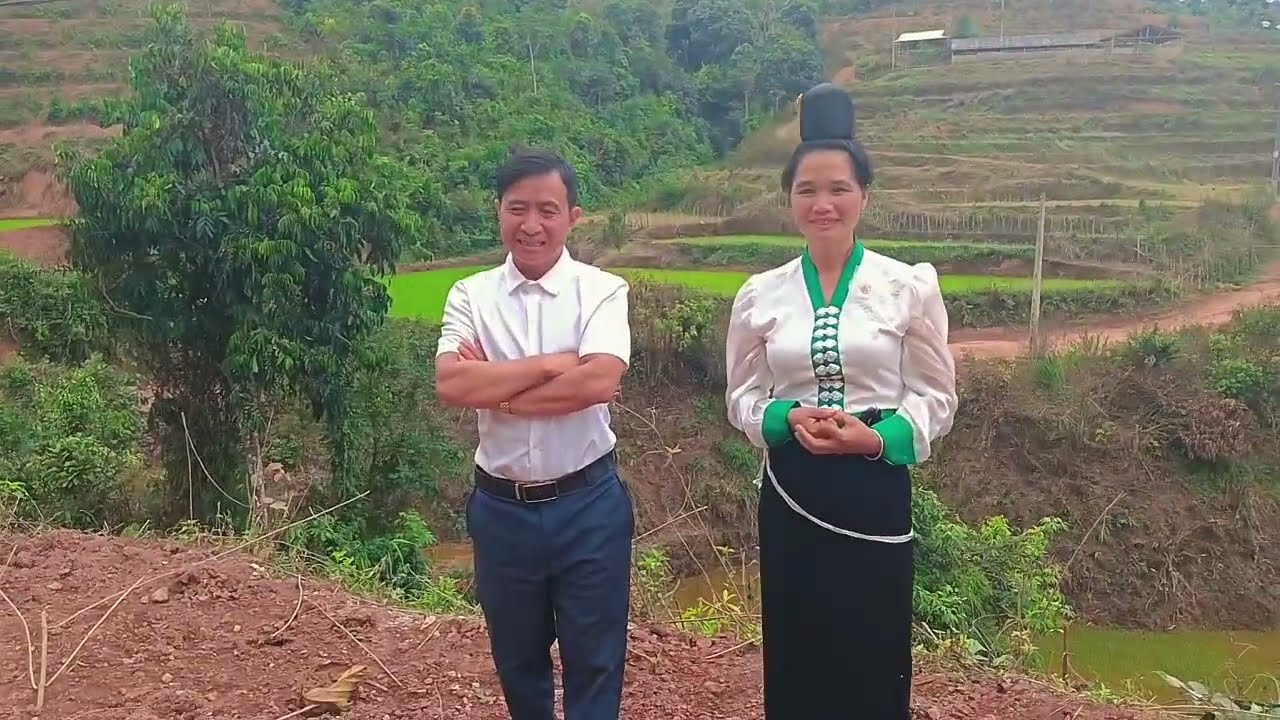 Lò Bun  đi ăn cưới được gặp Hà Bua mời đi hát giao lưu