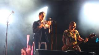 Miniatura de vídeo de "David Fonseca - Let´s Dance (David Bowie)@Guimarães 06-08-2016"