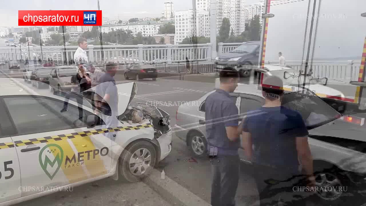 Машина пострадала от града Машина пострадала от града