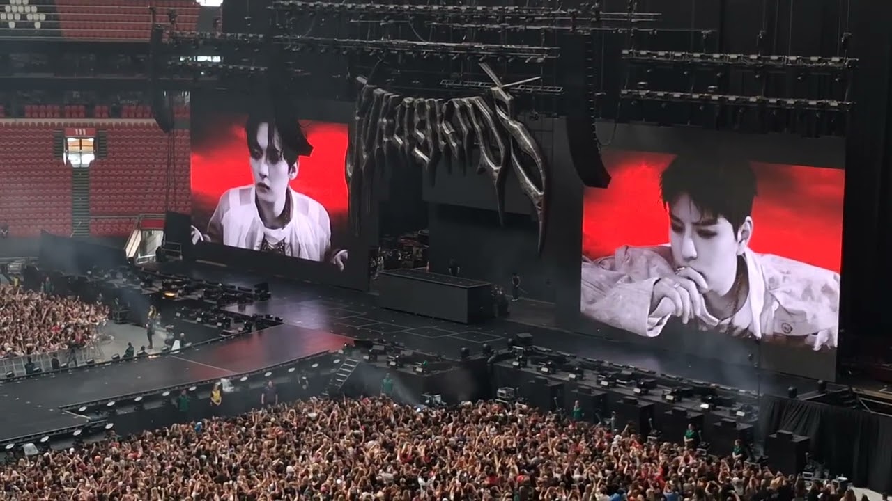 Stray Kids dominATE Amsterdam 20250711 Johan Cruijff Arena - intro - Are you ready?