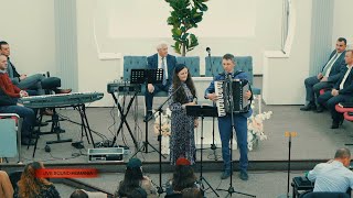Download Lagu Dorin și Angela Piscuc - Și spun încercărilor că am un Dumnezeu măreț - Biserica Mitocu Dragomirnei MP3 Download Lagu Dorin și Angela Piscuc - Și spun încercărilor că am un Dumnezeu măreț - Biserica Mitocu Dragomirnei MP3