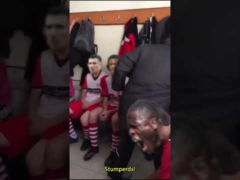Gelekte beelden Ajax kleedkamer na klassieker. ?