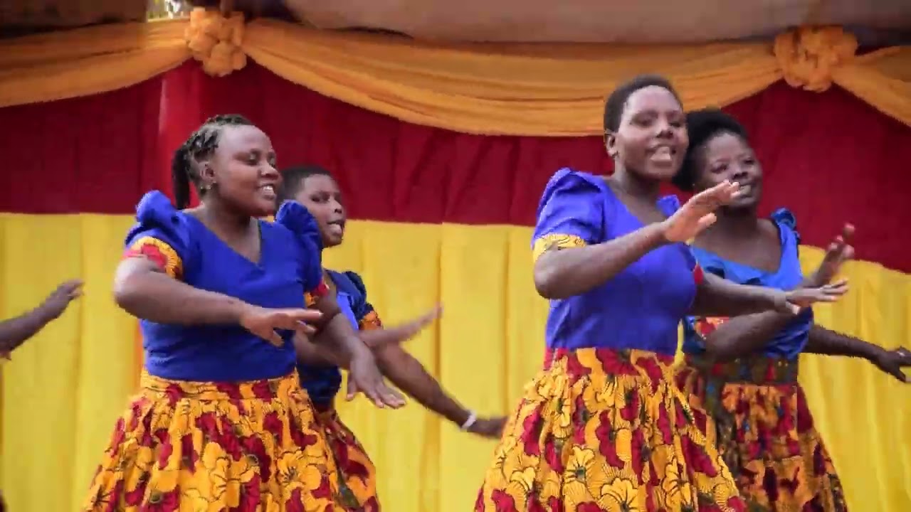 SHALOM KWAYA WAKIWA KWENYE MKUTANO WA INJILI KATIKA VIWANJA VY FPCT GALILAYA MURUSI.