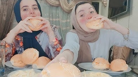 تحدي على اكبر طبق سندوتشات بانيه 👏😂✌️👏