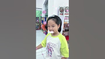 Cùng Khánh Ann đến thư viện