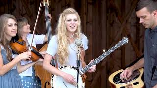 Video voorbeeld van "Go Tell John - The Petersens (LIVE)"