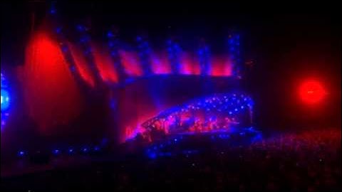 Genesis - Mama (from When in Rome 2007 DVD)