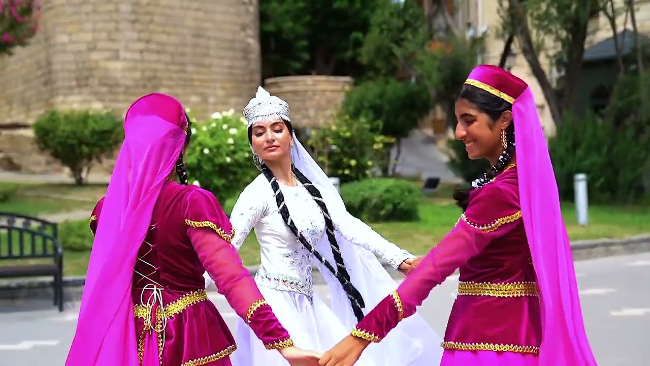 Lala Aslanur - National dances of Azerbaijan Azərbaycan milli rəqsləri