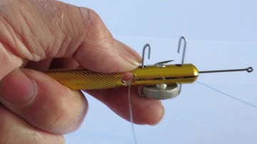 🐟 Vishaakknoopbindgereedschap een eenvoudige gadget voor het bevestigen van haken aan vislijnen