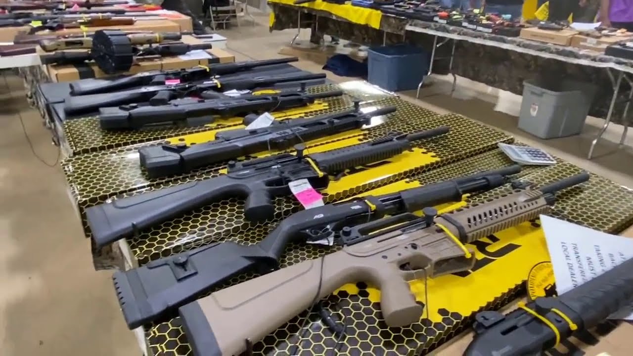 Miami Gun show 2021 January معرض الاسلاح في ميامي امريكا YouTube