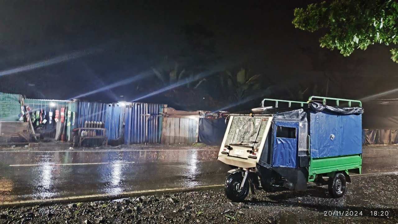 MOTOR RODA TIGA MENJADI KENDARAAN PRIBADI KELUARGA INI