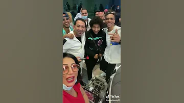 شاهد وفاء عامر وهي تغني مهرجان اخواتي مع فريق الصواريخ 