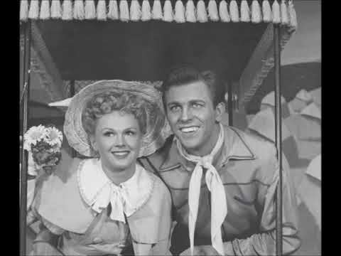 Howard Keel and Betty Jane Watson – Oklahoma! Medley
