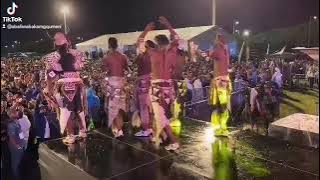 abafana bakaMgqumeni perform Ngiyakudinga Dali featuring Imeya kazwelonke no Tessa Masoka.