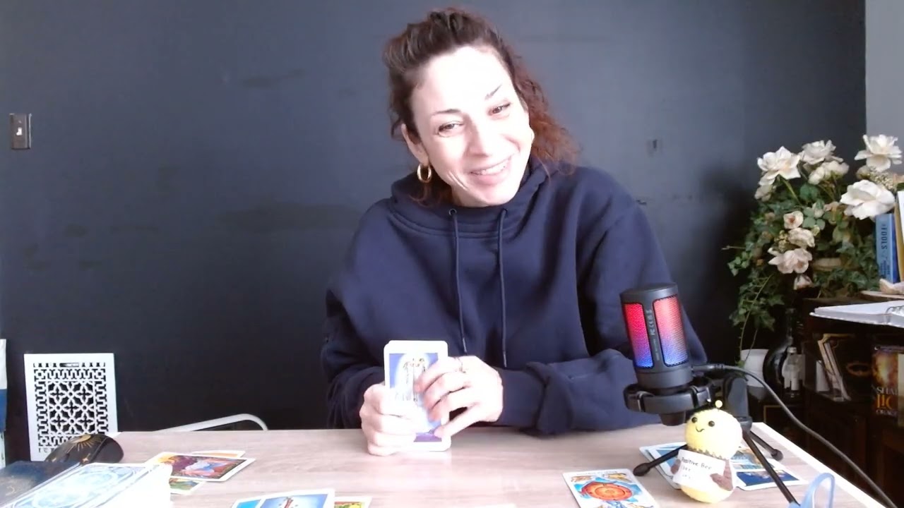 ТАРО ТЕЛЕЦ♉ Я просто обожаю, как чем больше ты отталкиваешь эту любовь 💖, тем больше она к тебе п...