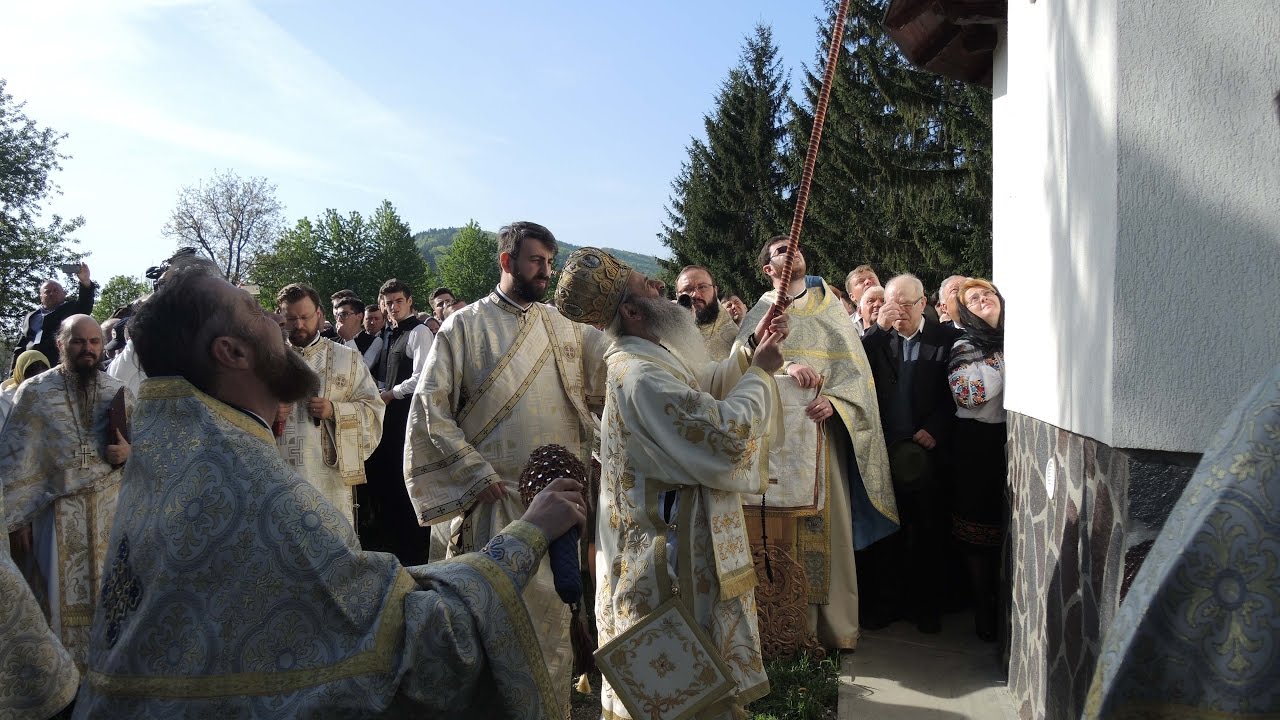 Resfințirea vechii biserici din Comuna Crăcăoani, județul Neamț