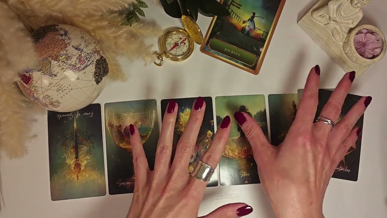 ✈Will You Relocate In 2025?🗺 Online Tarot Pick a Card Reading