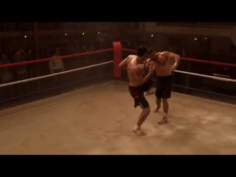 أنا المقاتل المقاتل القوي انا لا استسلم