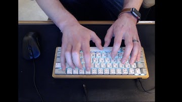 DZ60 w/ Holy Panda Typing sounds