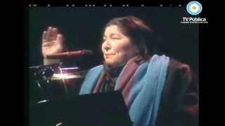 Mercedes Sosa - La Maza en vivo (live concert version)