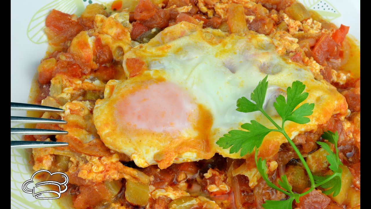 Como hacer pisto con huevos escalfados Recetas de Javier Romero