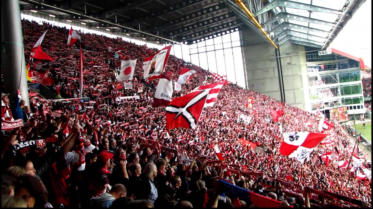 1.FC KAISERSLAUTERN - FC Bayern München [Teil 2] 2011 (Stimmung - Aufstellung KL - YNWA - Choreo)