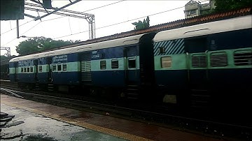 15065 Gorakhpur - Panvel Express (via Barhni)
