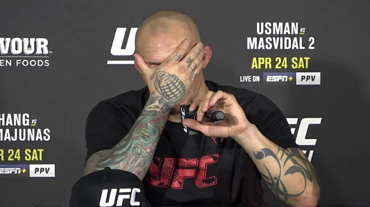 Anthony Smith reacts to Chris Weidman injury mid U...