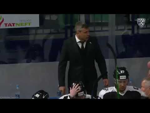 Тренер Ак Барса Квартальнов ругается с Зариповым в матче Ак Барс vs ХК  Сочи. #зарипов #хоккей #кхл
