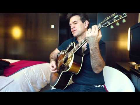 Live Chris Isaak pour son album "Beyond the sun"