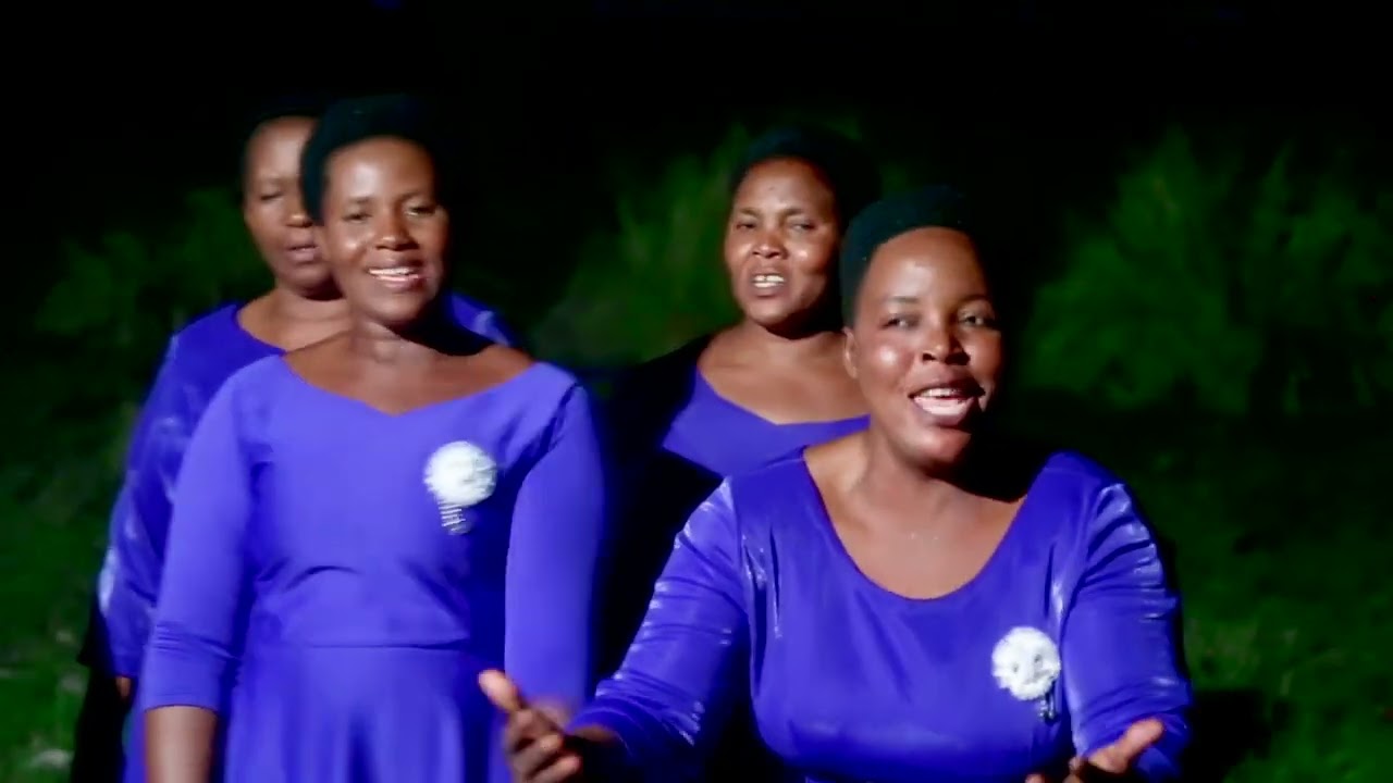 TAZAMA YUAJA UPESI KUCHUKUA WALIO WAKE BY UINJILISTI  SIKONGE  SDA  CHOIR