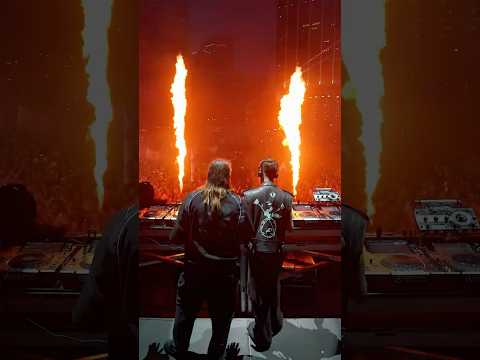 🤜🏼✌🏼🫲🏼 at Ultra