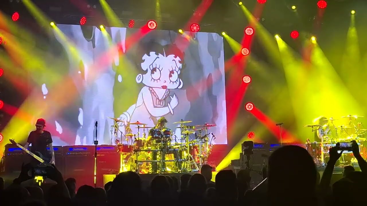 Godsmack - Drum Battle - Hamburg, Germany, 14/4/2025