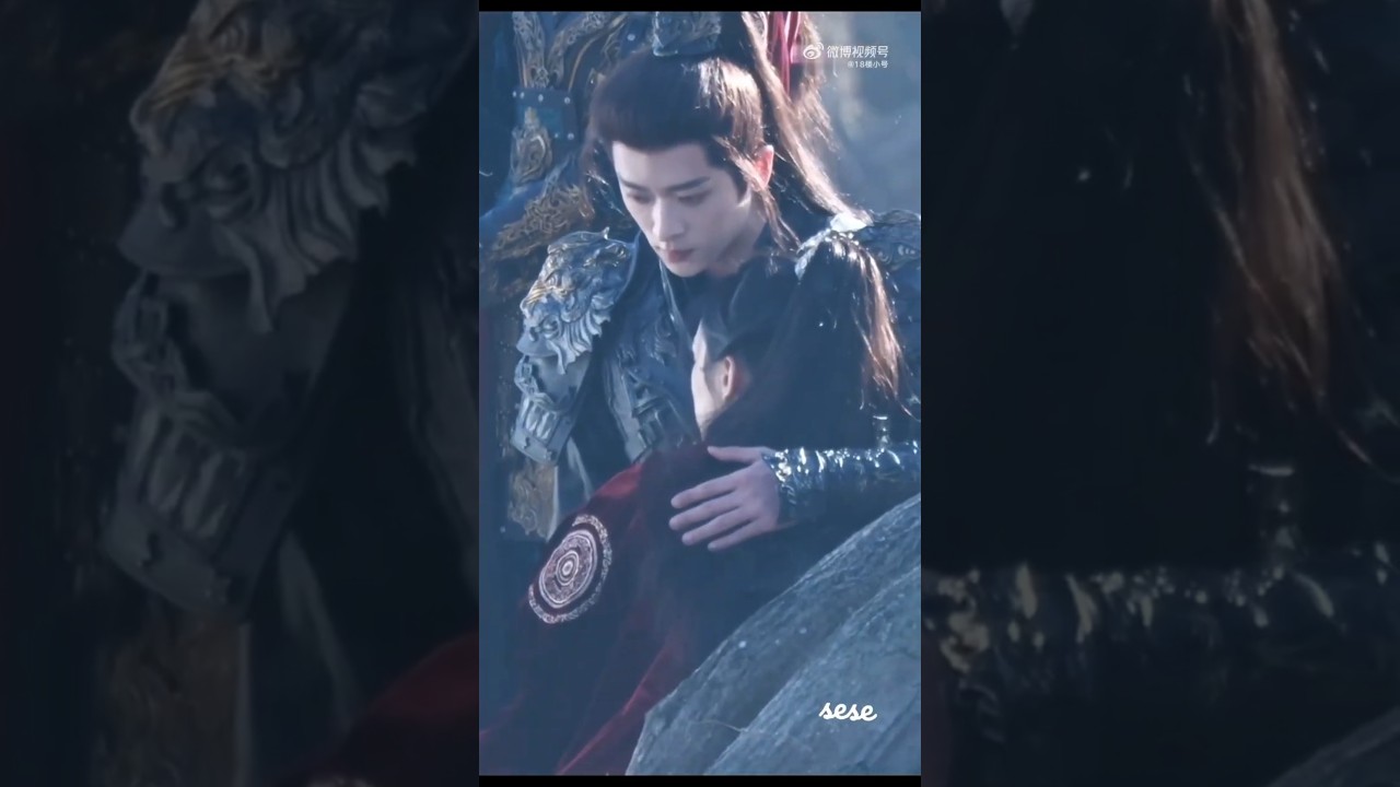 The moment Zhou Ye lay on Cheng Lei, his smile was so charming 😍 | Fancam 