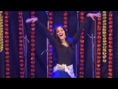 18-swarada-kulkarni-sings---priyasha-deochake-dances---jawani-janeman